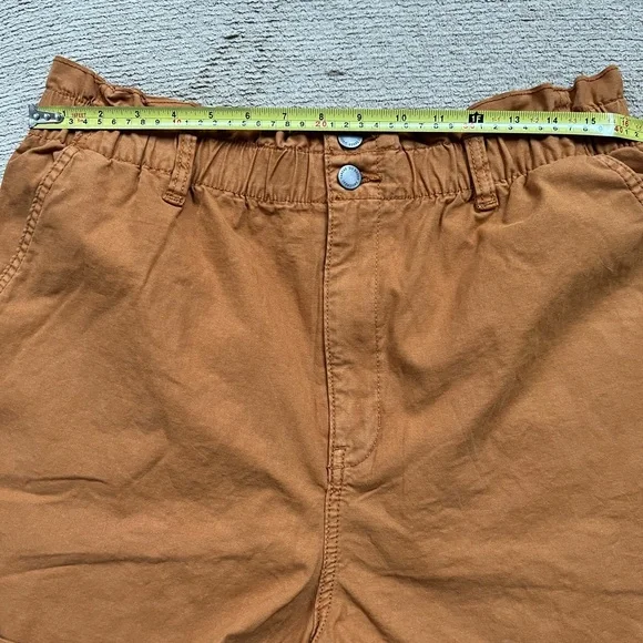 Women's Paperbag Shorts - Picture 4 of 4